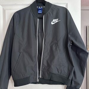 Never worn Nike wind breaker